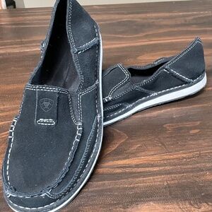 Womens Ariat Cruisers